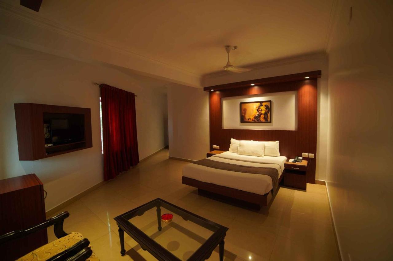 The Vyshakh Hotel Guruvayur Ngoại thất bức ảnh