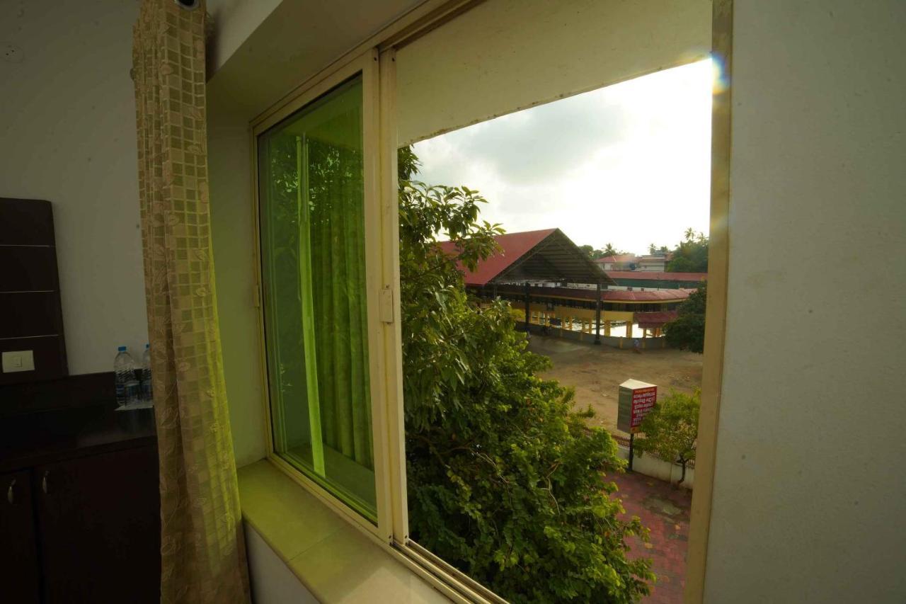 The Vyshakh Hotel Guruvayur Ngoại thất bức ảnh