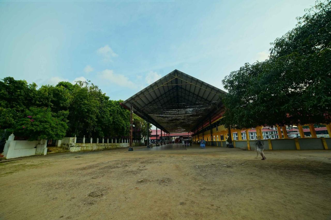 The Vyshakh Hotel Guruvayur Ngoại thất bức ảnh